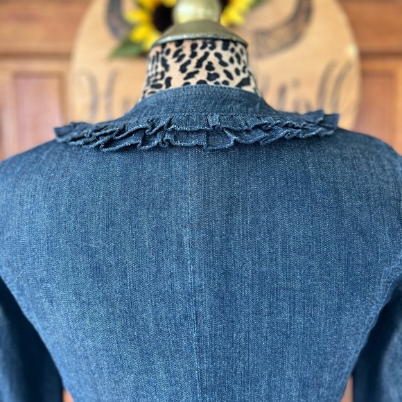 Loft blue jean jacket Sz 4 Petite - Picture 3 of 8
